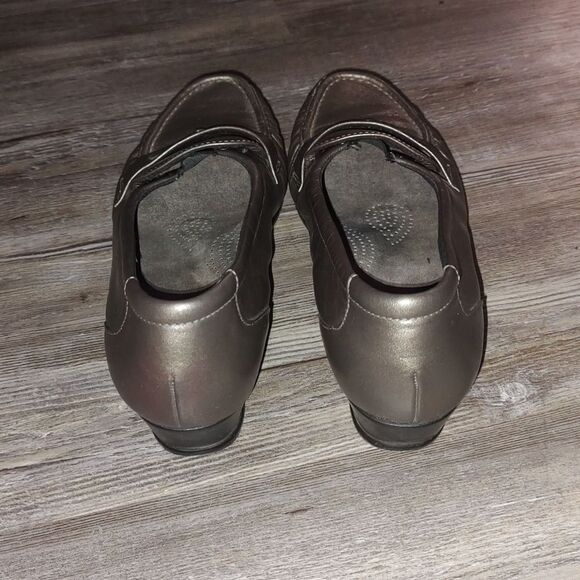 S.A.S. Metallic Pewter color womens loafers  Sz  10  EUC worn once - Picture 4 of 9